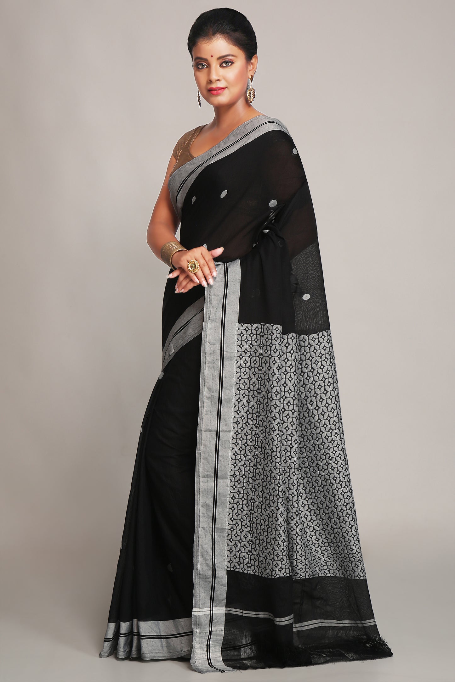 Cotton Silk Brocade Softs Sarees. (Black & White)