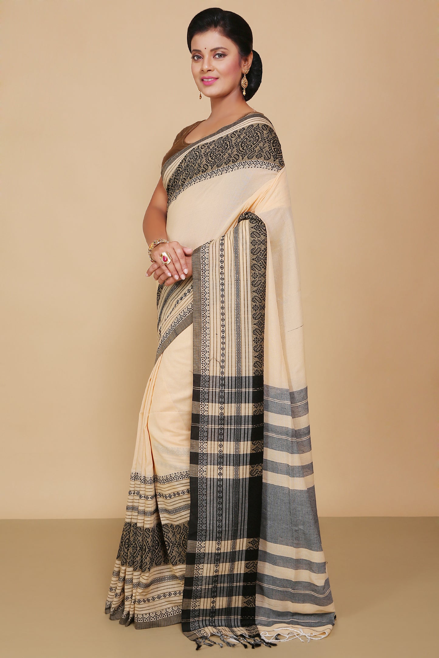 mahapar cotton saree (Cream)