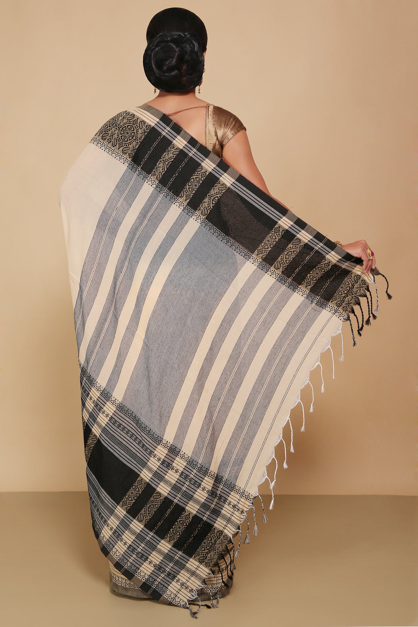 mahapar cotton saree (Cream)