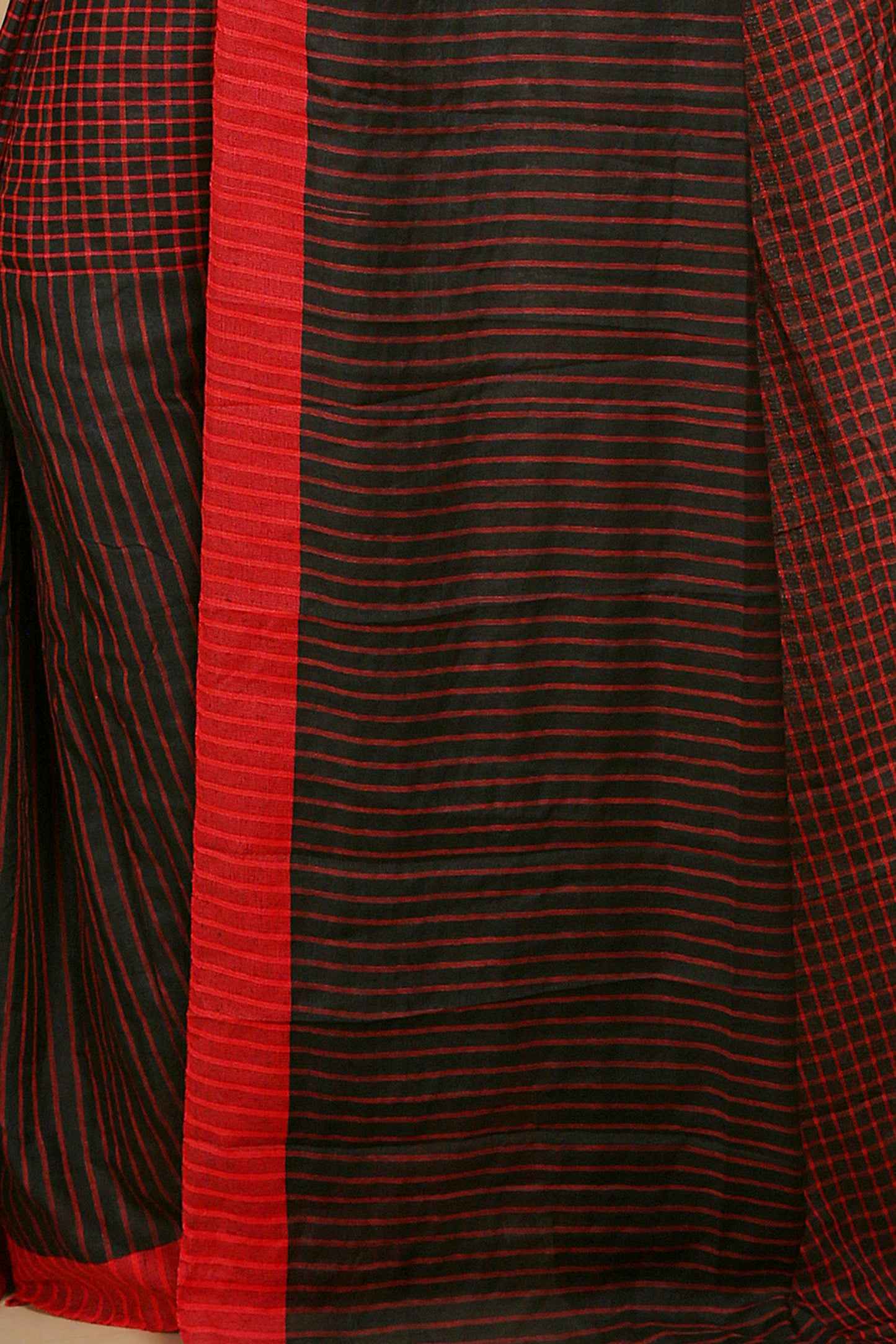 Traditional Cotton Check Saree With Blouse Piece (Black)