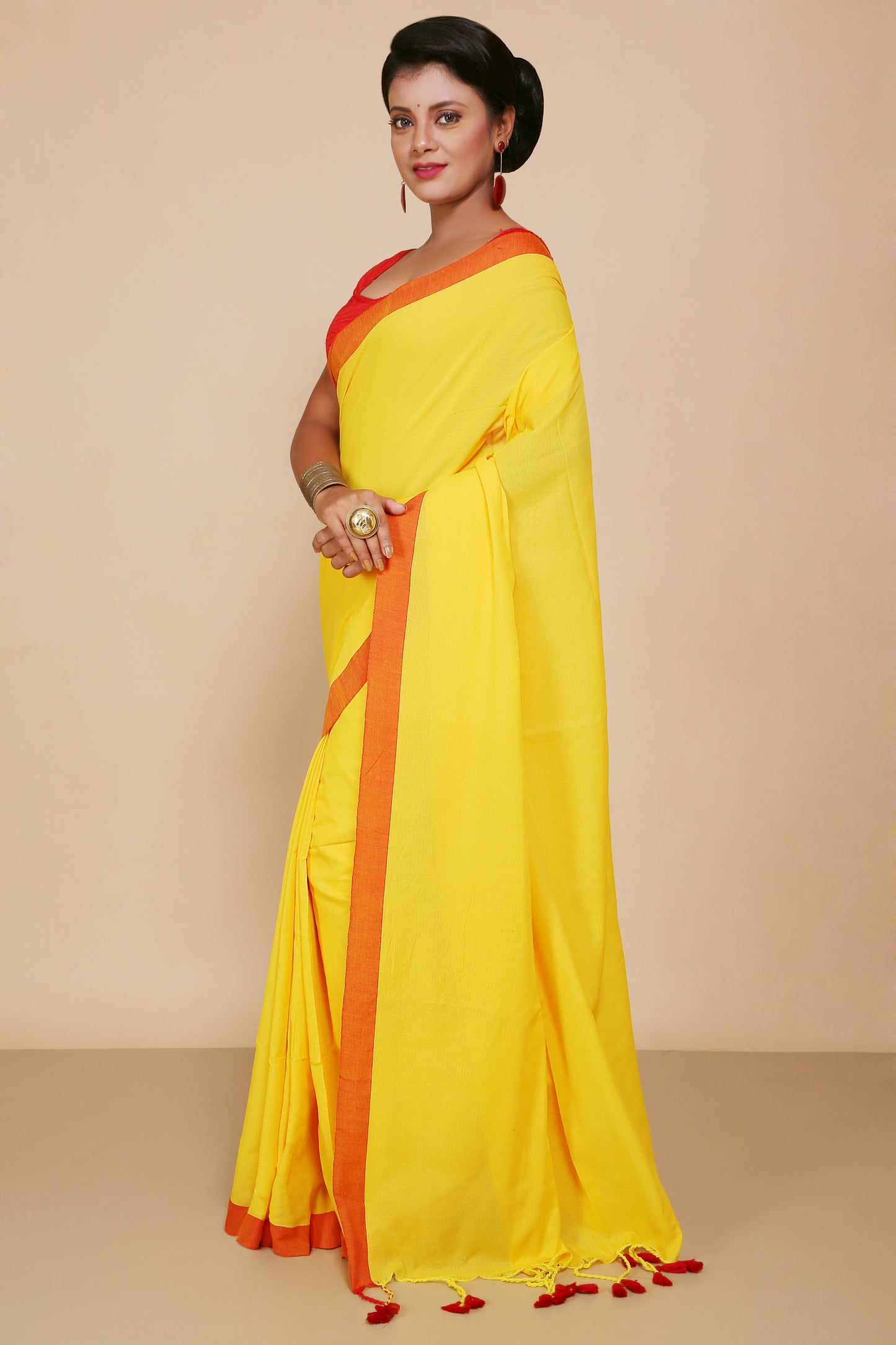 Handloom Cotton Border molmol Saree With Blouse Piece (Yellow)