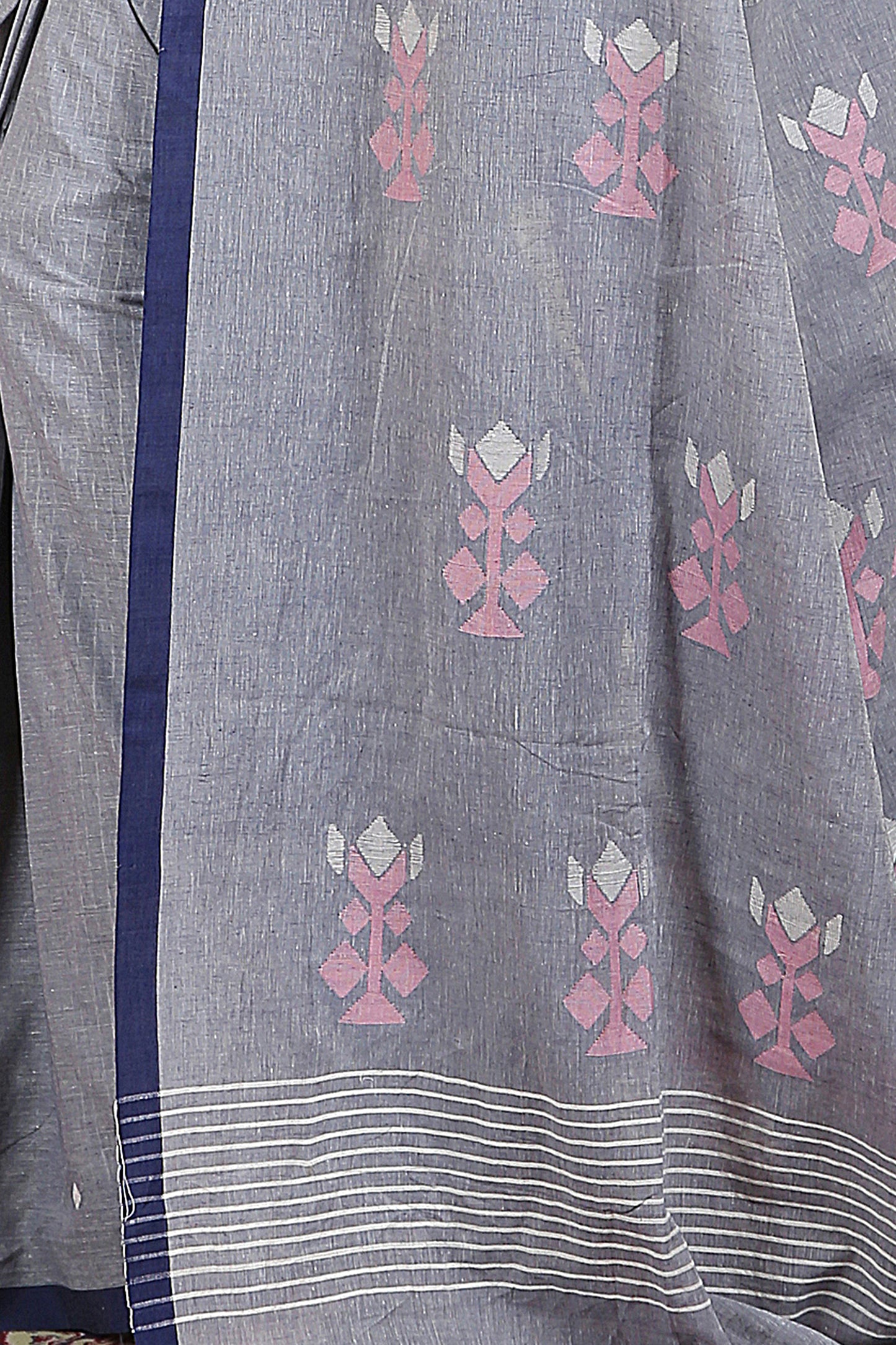 Elegant premium cotton jamdani weave saree (Grey)